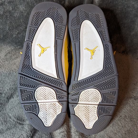 Air Jordan 4 Lightning - Picture 6 of 10